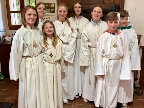 Unsere fleißigen Ministrant:innen (Foto: DI Sigrid Witasek)