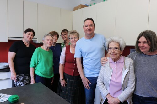 Unsere fleißigen Helferinnen mit Akolyth Otto (Foto: © PAss. Peter Artl) Unsere fleißigen Helferinnen mit Akolyth Otto (Foto: © PAss. Peter Artl)