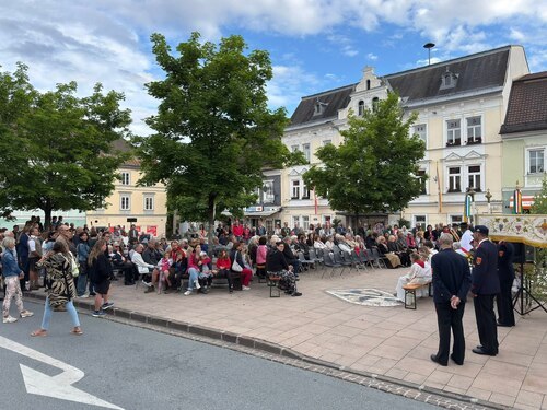 Neues Konzeptging auf Fronleichnam am Vorabend mit anschließendemPfarrfest (Foto: PAss. Peter Artl)