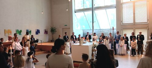 21 Mädchen und Burschen empfingen heute erstmals die Kommunion (Foto: PAss. Peter Artl)