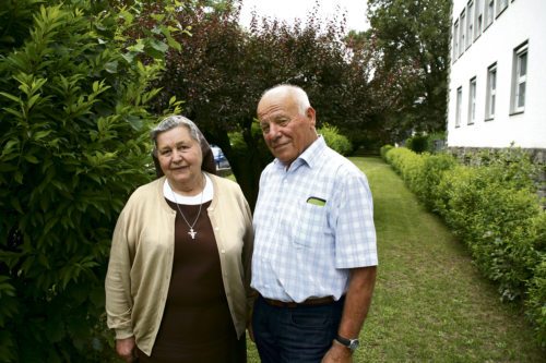Sr. Lydia Pardeller und Peter Quendler: Zwei rührige 75er. (© Foto: A-M Bergmann-Müller)