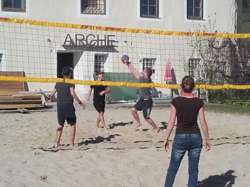 Spiel und Spaß am Arche Volleyballplatz (© Foto: Foto: Richard Schwarz)