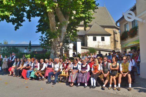 Erntedankfest in Neuhaus • Zahvalna nedelja na Suhi 2018 (Foto: OStR Mag. Karl Pölz) Erntedankfest in Neuhaus • Zahvalna nedelja na Suhi 2018 (Foto: OStR Mag. Karl Pölz)