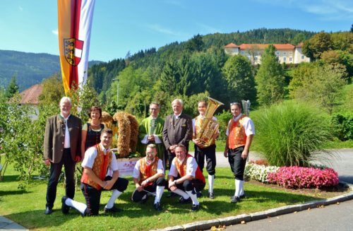 Erntedankfest in Neuhaus • Zahvalna nedelja na Suhi 2018 (Foto: OStR Mag. Karl Pölz) Erntedankfest in Neuhaus • Zahvalna nedelja na Suhi 2018 (Foto: OStR Mag. Karl Pölz)