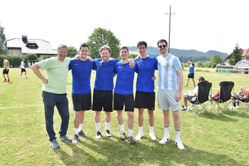 Hanzej Rosenzopf, Gabreiel Gregorn, Christian Urak, Dominik Urak, Philip Ladinig, Saša Wakounig (Rihter/Nedelja)