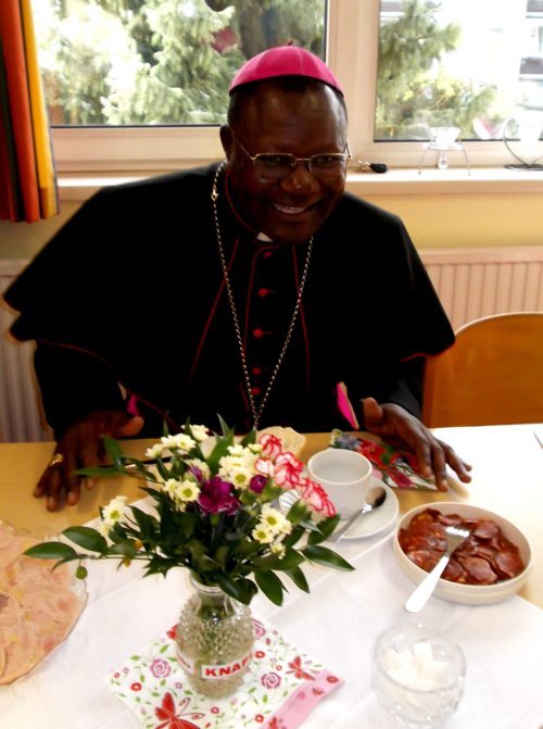 Beim gemeinsamen Frühstück nach der Hl. Messe (© Foto: Ralf Pichler)