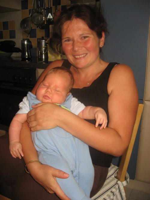 Magdalena Maria mit Mama Stefanie Stathopoulos-Dohr (Referentin der Dreikönigsaktion) (© Foto: Katholische Jungschar)