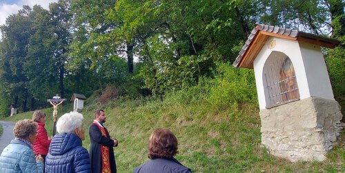 Kreuzweg-Andacht auf den Kalvarienberg am 17. Sept. 2022 (Bild: P.St.).