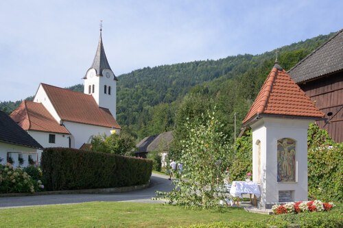 Alles bereit für den Kirchtag • Vse pripravljeno za žegnanje (Foto: Pfarrarchiv Neuhaus- Suha)