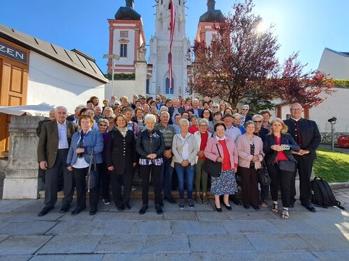 Unsere Pilgergruppe vor der Mariazeller Basilika (Pfarrverband)