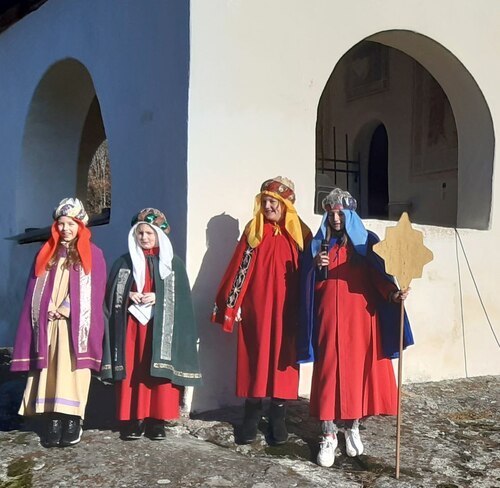 Sternsinger Madleen, Fabienne, Maxi, Julia (UHO)