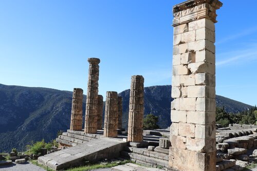 Delphi, mit dem Heiligtum des Apollon, (Foto: © PAss. Peter Artl)