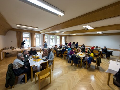 Bildunterschrift (Bildrechte sind zwingend anzugeben!) Bildunterschrift (Bildrechte sind zwingend anzugeben!)