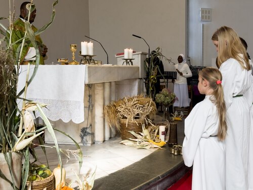 Festlich, österreichischer “Brauchtum“ mit dem Gedanken der Weltmission (Foto: © PAss. Peter Artl)