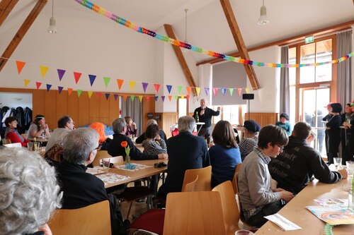 Diakon Wolfgang Putzinger erzählte Anketoden aus dem Fasching (Foto: PAss. Peter Artl)