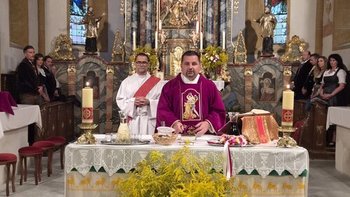 Heilige Messe am Kirchtag-Monat in der Pfarrkirche. (Foto: P. St.).
