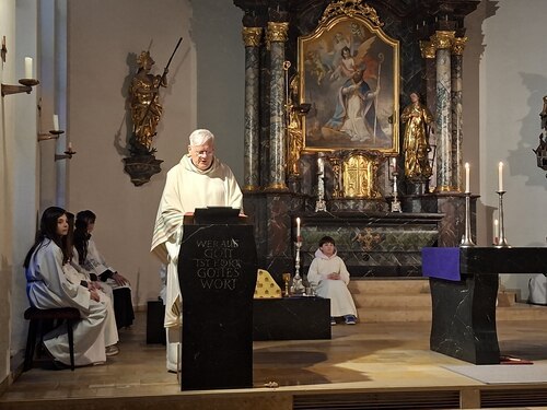 Bildunterschrift (Bildrechte sind zwingend anzugeben!)