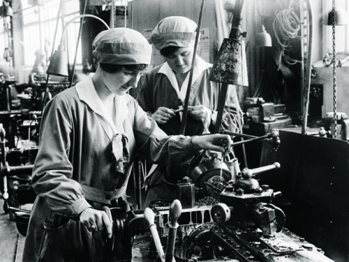 Während des Krieges übernahmen die Frauen sämtliche Tätigkeiten. (© Foto: Archiv)