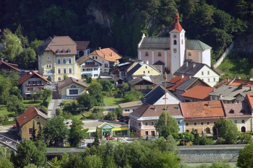 Blick auf die Pfarrkirche Oberdrauburg (© Foto: Camping Oberdrauburg)