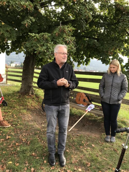 Pfarrer Ernst Windbichler und Manuela Pacher, Leiterin Draukinddergarten<br />
© Foto:iLi Pfarrer Ernst Windbichler und Manuela Pacher, Leiterin Draukinddergarten<br />
© Foto:iLi