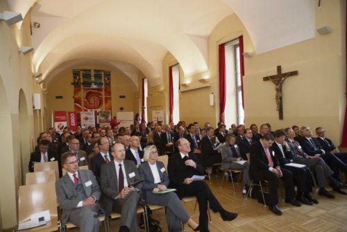 Hochkarätig besucht war der Mikrofinanz-Kongress in St. Georgen. (© Foto: SEFO/Reinhold Samonigg) Hochkarätig besucht war der Mikrofinanz-Kongress in St. Georgen. (© Foto: SEFO/Reinhold Samonigg)