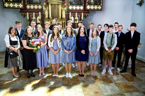 Firmung 2024: <a data-cke-saved-href=“https://www.kath-kirche-kaernten.at/pfarren/detail/C3258/firmung-2024“ href=“https://www.kath-kirche-kaernten.at/pfarren/detail/C3258/firmung-2024“>https://www.kath-kirche-kaernten.at/pfarren/detail/C3258/firmung-2024</a> - Foto: © Georg Brandstätter Firmung 2024: <a data-cke-saved-href=“https://www.kath-kirche-kaernten.at/pfarren/detail/C3258/firmung-2024“ href=“https://www.kath-kirche-kaernten.at/pfarren/detail/C3258/firmung-2024“>https://www.kath-kirche-kaernten.at/pfarren/detail/C3258/firmung-2024</a> - Foto: © Georg Brandstätter