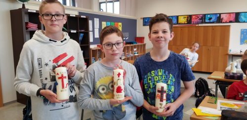 Wunderschön sind auch die Osterkerzen von Leon, Leon und Jonas. Wunderschön sind auch die Osterkerzen von Leon, Leon und Jonas.