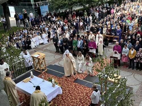 Fronleichnamsfeier am Klagenfurter Domplatz; Foto: Dompfarre Klagenfurt Fronleichnamsfeier am Klagenfurter Domplatz; Foto: Dompfarre Klagenfurt