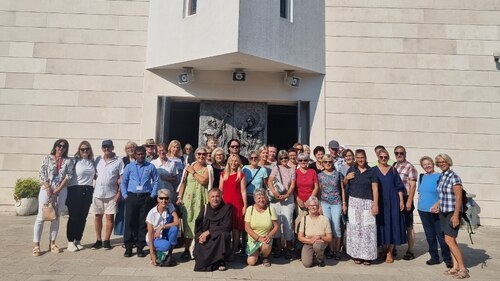 Die <strong>Pfarrwallfahrt </strong>stellte für alle Teilnehmer ein wertvolles und bereicherndes Erlebnis dar: <a data-cke-saved-href=“https://www.kath-kirche-kaernten.at/pfarren/detail/C3258/pfarrwallfahrt-nach-medjugorje“ href=“https://www.kath-kirche-kaernten.at/pfarren/detail/C3258/pfarrwallfahrt-nach-medjugorje“ target=“_blank“>https://www.kath-kirche-kaernten.at/pfarren/detail/C3258/pfarrwallfahrt-nach-medjugorje</a>. - Foto: © Monika Dreger Die <strong>Pfarrwallfahrt </strong>stellte für alle Teilnehmer ein wertvolles und bereicherndes Erlebnis dar: <a data-cke-saved-href=“https://www.kath-kirche-kaernten.at/pfarren/detail/C3258/pfarrwallfahrt-nach-medjugorje“ href=“https://www.kath-kirche-kaernten.at/pfarren/detail/C3258/pfarrwallfahrt-nach-medjugorje“ target=“_blank“>https://www.kath-kirche-kaernten.at/pfarren/detail/C3258/pfarrwallfahrt-nach-medjugorje</a>. - Foto: © Monika Dreger