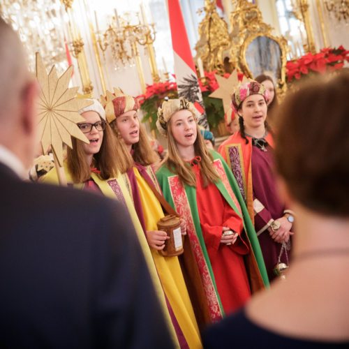 Bildunterschrift (Bildrechte sind zwingend anzugeben!) Bildunterschrift (Bildrechte sind zwingend anzugeben!)