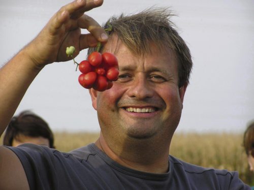 Erich Stekovics hat den Gemüseanbau revolutioniert. Der Theologe und Bio-Bauer über seine Leidenschaft, über Hiob und Josua. (© Foto: Stekovics) Erich Stekovics hat den Gemüseanbau revolutioniert. Der Theologe und Bio-Bauer über seine Leidenschaft, über Hiob und Josua. (© Foto: Stekovics)