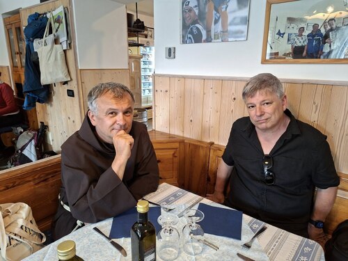 Michael Nowak ist fest mit St. Nikolai verbunden. 27 Jahre leitete er den Alpen-Adria-Chor. - Foto: P. Emmanuel-Maria Fitz OFM