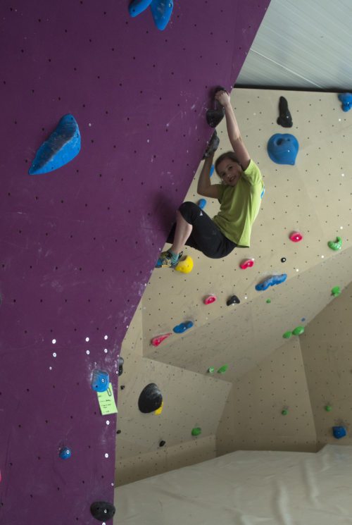 Was so spielerisch leicht aussieht braucht in erster Linie eine gute Technik. (© Foto: boulderama) Was so spielerisch leicht aussieht braucht in erster Linie eine gute Technik. (© Foto: boulderama)