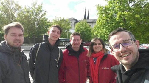 Das Mitarbeiterteam der Katholischen Jugend Kärnten vor dem Stift Admont (Foto: P. Artl)