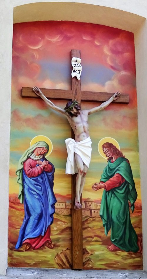 Abbildung der Kreuzigung Jesu mit Maria und Hl. Apostel Johannes (© Foto: Pfarrarchiv Neuhaus- Suha)