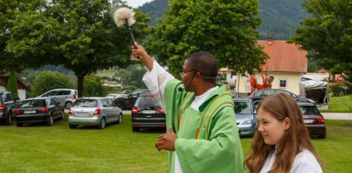 Fahrzeugsegnung<br />
Foto: Anton Wieser