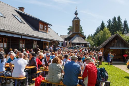Gasthaus Jägerwirt<br />
Foto: Anton Wieser Gasthaus Jägerwirt<br />
Foto: Anton Wieser