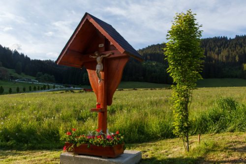 Neues Bachlhofer Wegkreuz<br />
Foto: Anton Wieser Neues Bachlhofer Wegkreuz<br />
Foto: Anton Wieser