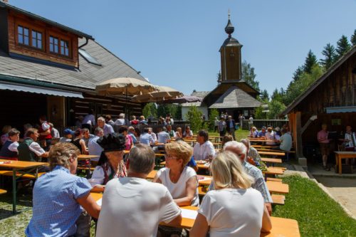 Dreifaltigkeit Kirchtag beim Jägerwirt<br />
Foto: Anton Wieser