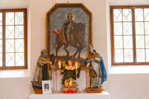 Seitenaltar: Bild des Heiligen Oswald<br />
Foto: Anton Wieser
