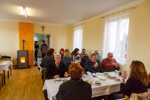 Raum der Begegnung und Bewegung<br />
Foto: Anton Wieser Raum der Begegnung und Bewegung<br />
Foto: Anton Wieser