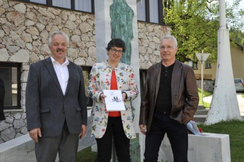 Pobudniki knjige: Pavel Zablatnik, Brigitte Entner, Hanzi Čertov (foto: Gotthardt) Pobudniki knjige: Pavel Zablatnik, Brigitte Entner, Hanzi Čertov (foto: Gotthardt)
