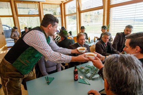 Agape: Wildschweingulasch<br />
Foto: Anton Wieser