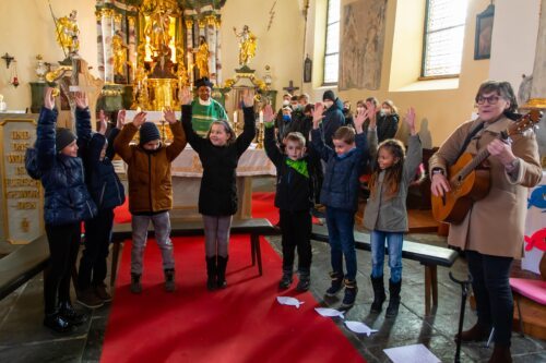 musikalische Darbietung der EKO-Kinder<br />
Foto: Anton Wieser