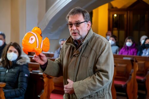 Fisch “Gaudi“ gespielt von Harald Unterberger<br />
Foto: Anton Wieser