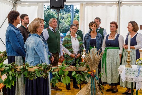 Singkreis Frauenstein<br />
Foto: Anton Wieser Singkreis Frauenstein<br />
Foto: Anton Wieser