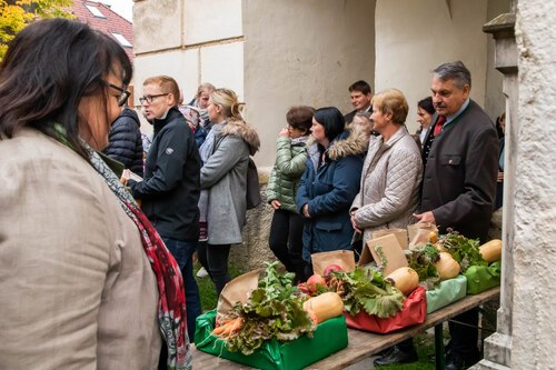 Verkauf von Feldfrüchten<br />
Foto: Anton Wieser