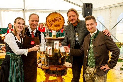 Bieranstich “Wimitbräu“<br />
Foto: Anton Wieser Bieranstich “Wimitbräu“<br />
Foto: Anton Wieser