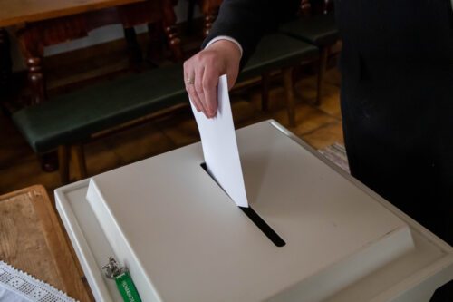 Wahlurne<br />
Foto: Anton Wieser Wahlurne<br />
Foto: Anton Wieser