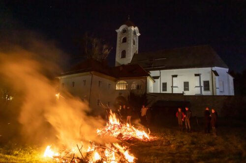 Osterfeuer<br />
Foto: Anton Wieser Osterfeuer<br />
Foto: Anton Wieser